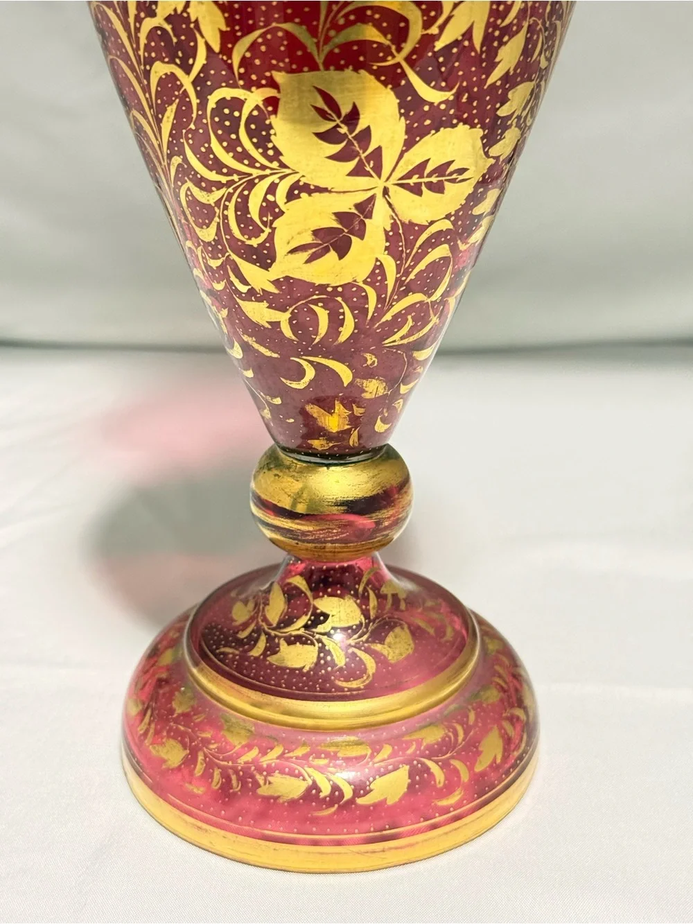 Antique 15.5” Bohemian Cranberry Glass Vase - Hand Painted Portrait & Gold Gilt - Picture 5 of 9